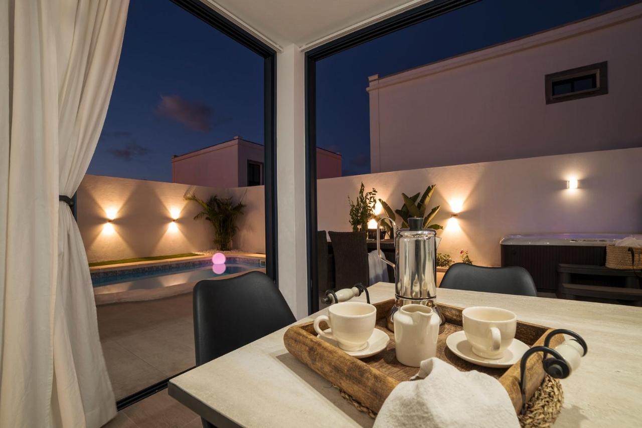 Villa Palmera Jacuzzi 야이자 외부 사진